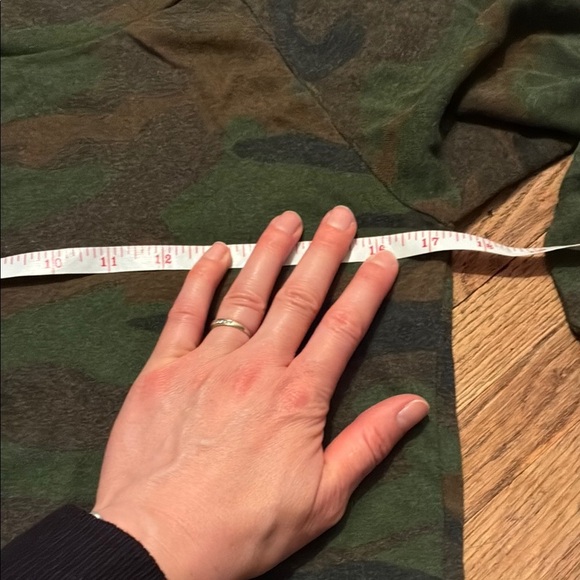 TNA Camouflage Long Sleeve Tee Green Brown - Picture 7 of 9